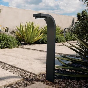 16260bkt27-landscape-curved_bollard-detail-day-pdpprimary-wideroom-lgleft-1080x1080-1-webp