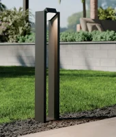 16263bkt27-landscape-aimed_bollard-detail-day-pdpprimary-wideroom-lgleft-1080x1080-1-webp